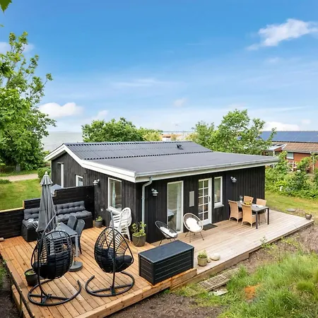 Alivia - 200m From The Sea By Interhome
