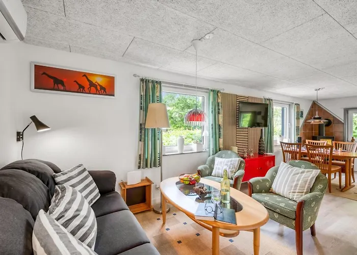 Alivia - 200m From The Sea By Interhome