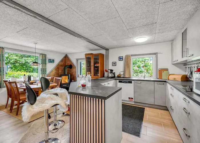 Alivia - 200m From The Sea By Interhome *